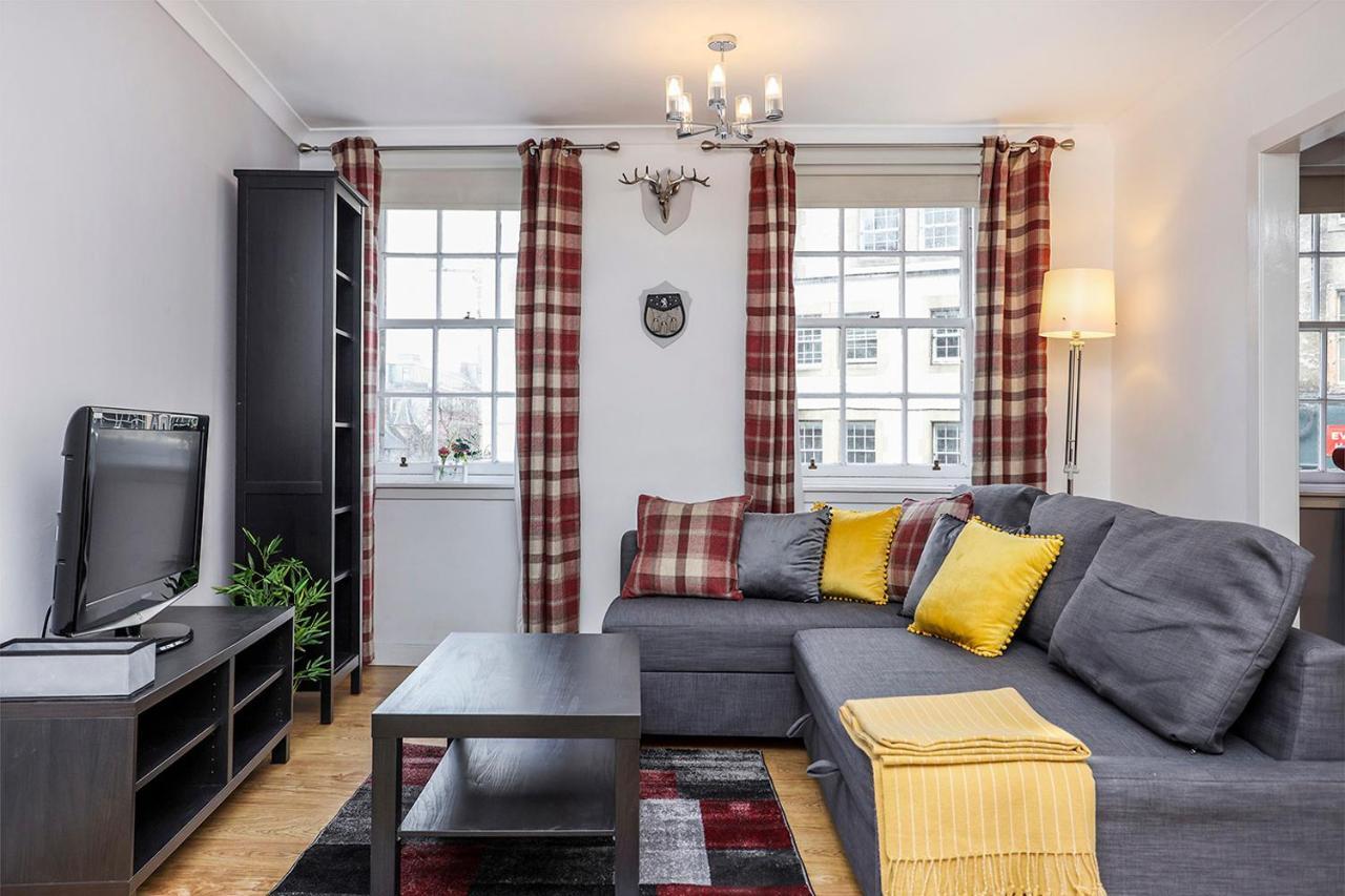 Joivy 1 Bed Flat, Heart Of Grassmarket Единбург Екстериор снимка