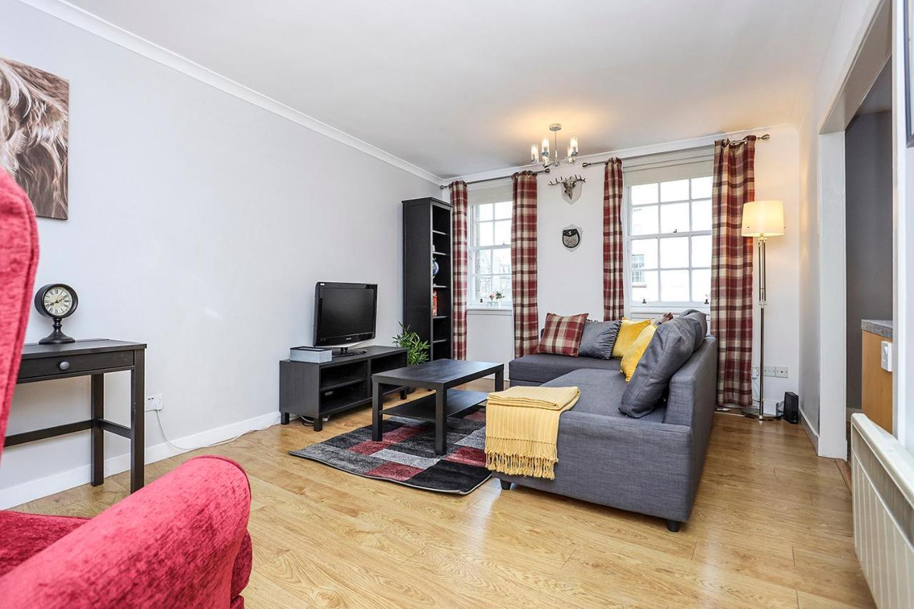 Joivy 1 Bed Flat, Heart Of Grassmarket Единбург Екстериор снимка