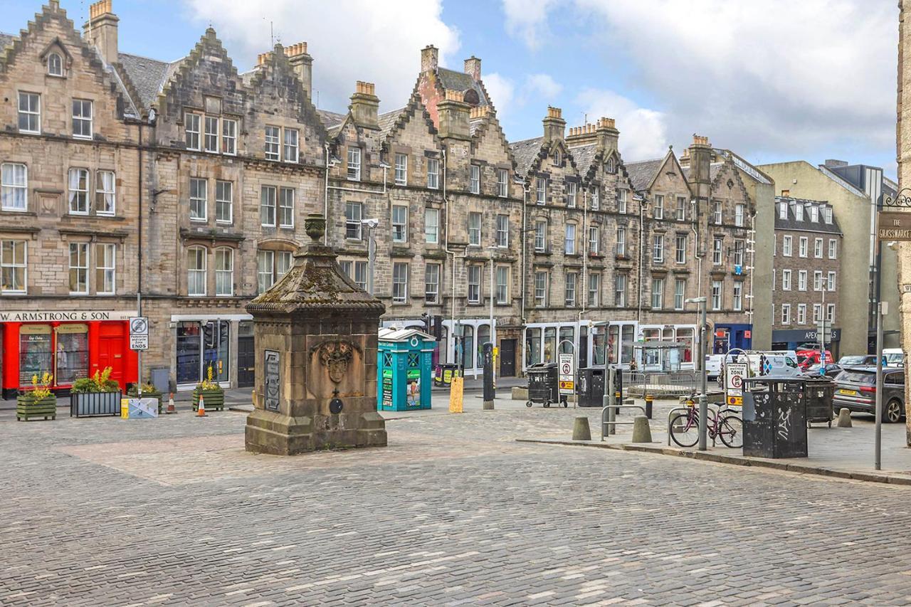 Joivy 1 Bed Flat, Heart Of Grassmarket Единбург Екстериор снимка