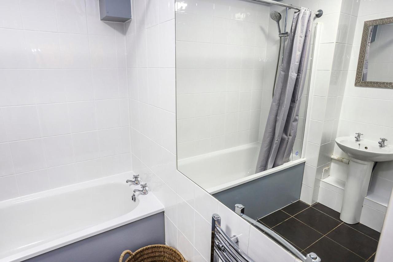 Joivy 1 Bed Flat, Heart Of Grassmarket Единбург Екстериор снимка
