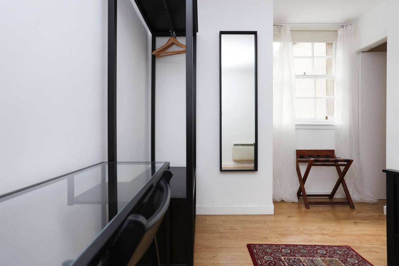 Joivy 1 Bed Flat, Heart Of Grassmarket Единбург Екстериор снимка